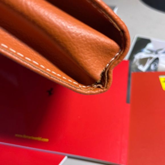 FERRARI 612 SCAGLIETTI SCHEDONI LEATHER POUCH | OWNERS MANUAL |  MODEL year 2017 - Picture 5 of 13
